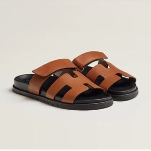 Hermes Chypre Sandals in color natural
